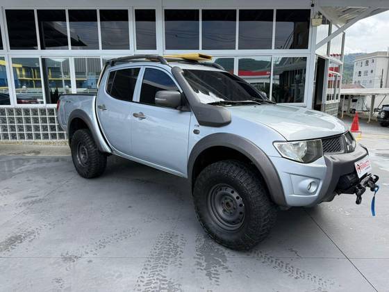 MITSUBISHI L200 SAVANA 3.2 4X4 16V TURBO INTERCOOLER DIESEL 4P MANUAL